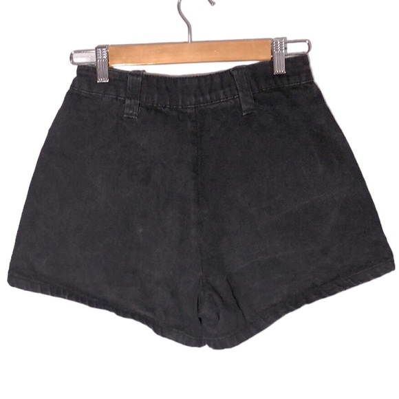 HOT TOPIC | Women’s Black High Waisted Asymmetrical Flap Pockets Shorts size 5 - Picture 8 of 11